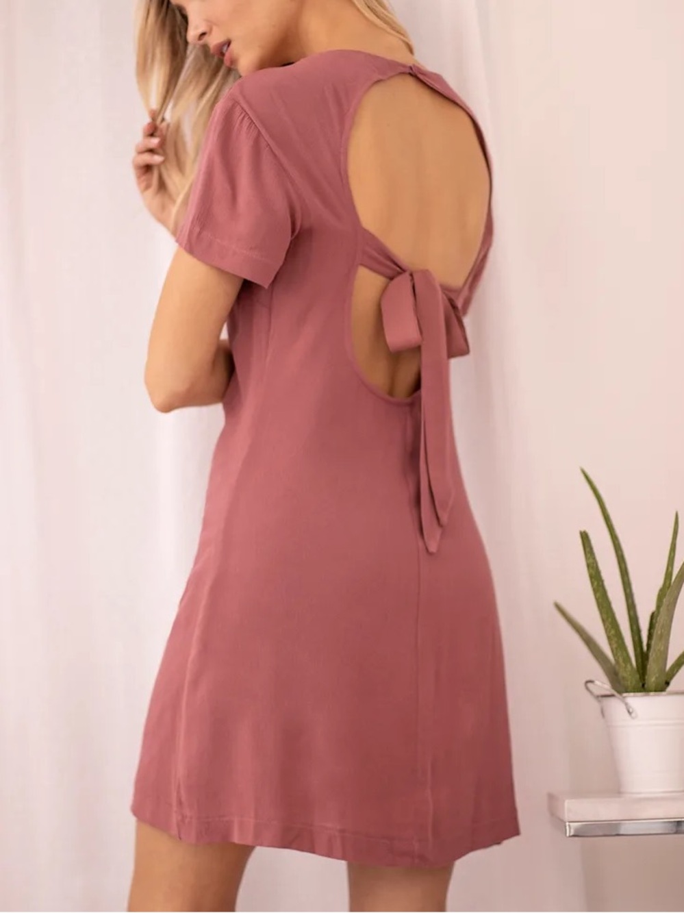 Lulu’s Vacay Days Rusty Rose Backless Shift Dress